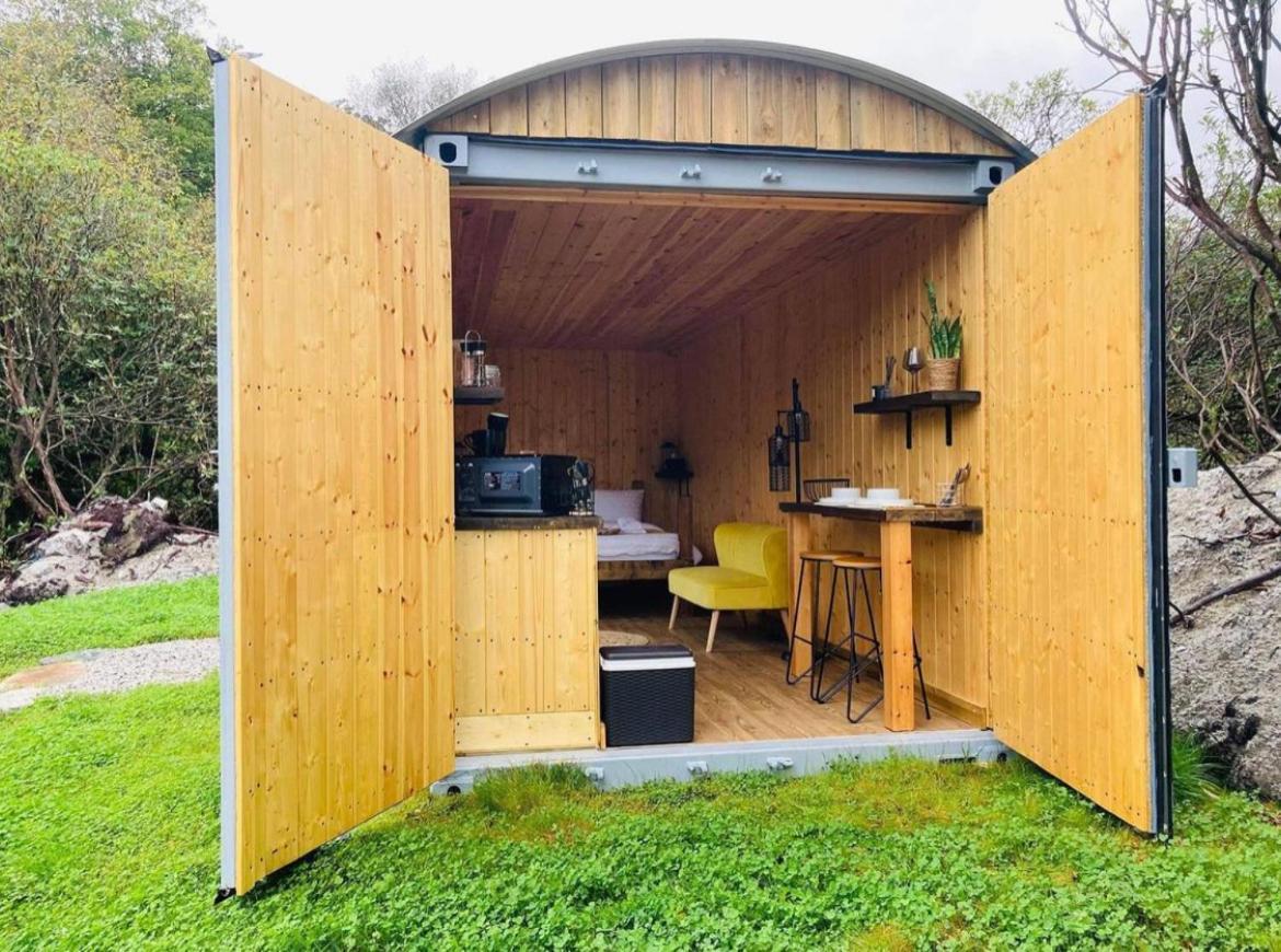Trethowels Hidden Huts Campsite *